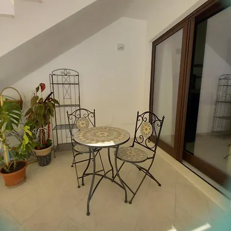 La Piccola Corte Apartment *